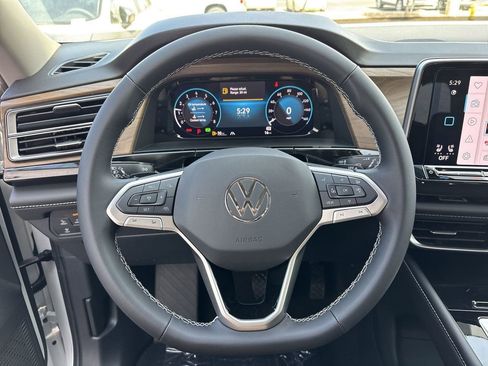 New 2026 Volkswagen Atlas SE FWD image 19