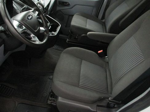 Used 2018 Ford Transit 150 XLT image 9
