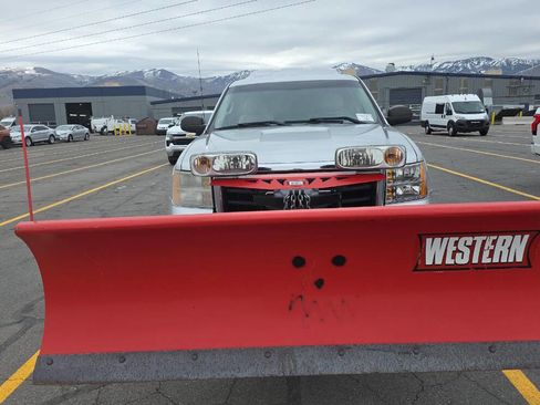 Used 2010 GMC Sierra 2500 SLE AWD/4WD image 6