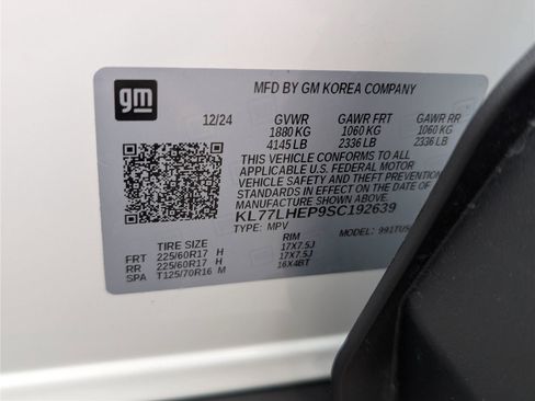 Used 2025 Chevrolet Trax LT FWD image 11