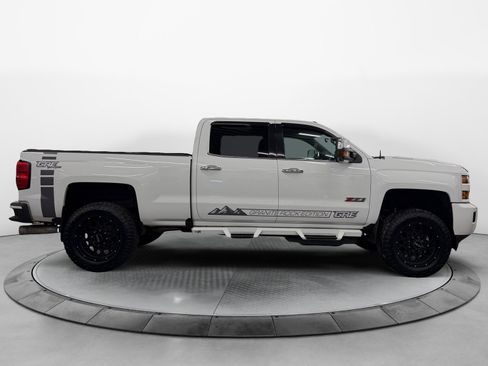 Used 2019 Chevrolet Silverado 2500 LTZ w/ Duramax Plus Package image 2