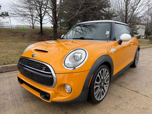 Used 2018 MINI Cooper S image 13