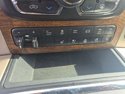 Used 2018 RAM 3500 Laramie Longhorn w/ Longhorn Southfork Package image 25