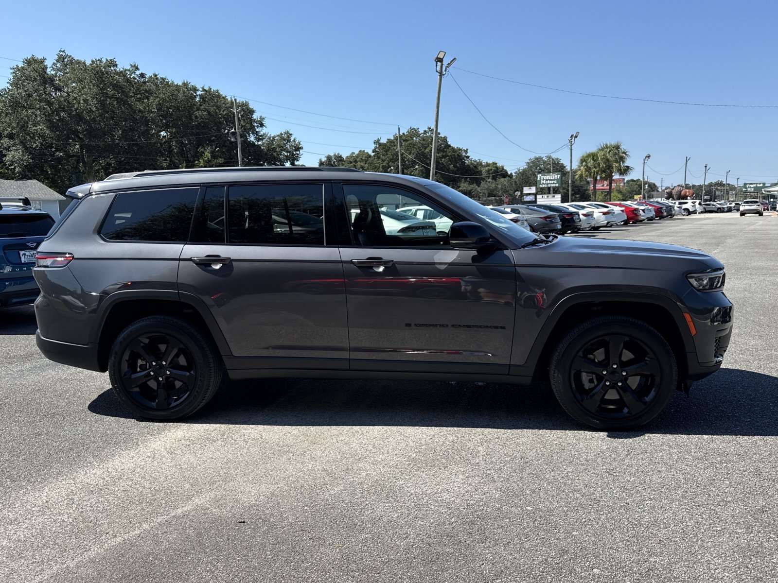 Used 2024 Jeep Grand Cherokee L Laredo AWD/4WD image 6