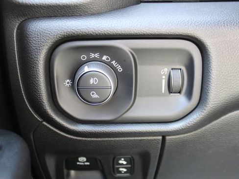 Used 2023 RAM 1500 Big Horn AWD/4WD image 17
