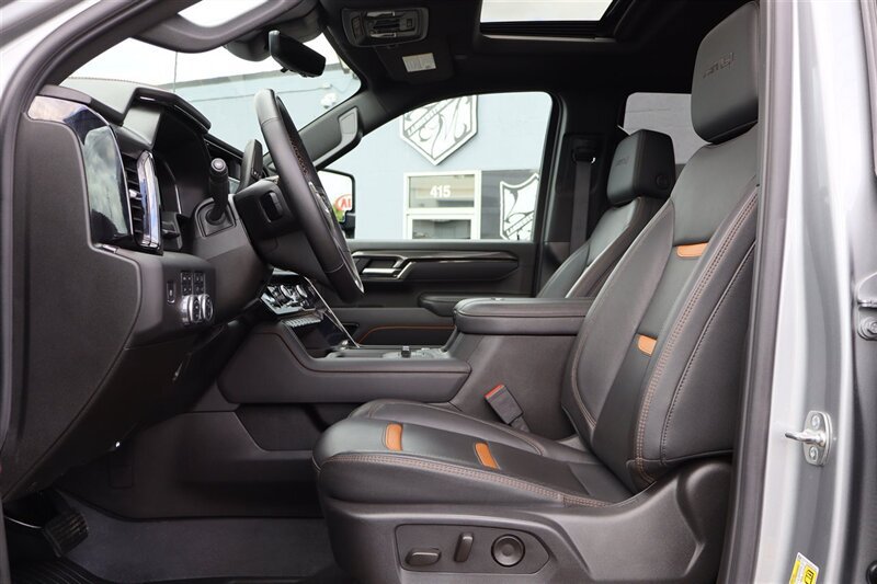 Used 2025 GMC Sierra 3500 AT4 w/ AT4 Premium Plus Package AWD/4WD image 18
