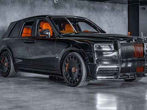 Used 2023 Rolls-Royce Cullinan AWD/4WD image 2
