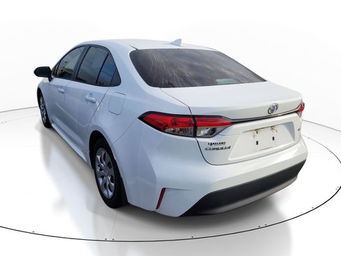 Certified 2025 Toyota Corolla LE FWD image 5