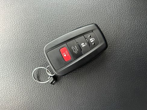 New 2025 Toyota RAV4 XLE image 33