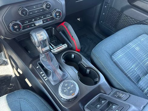 Used 2025 Ford Bronco Heritage Edition AWD/4WD image 22