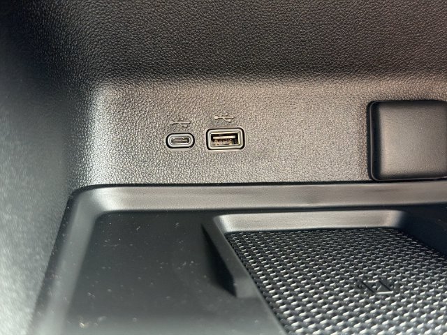 New 2027 Chevrolet Traverse RS AWD/4WD image 32