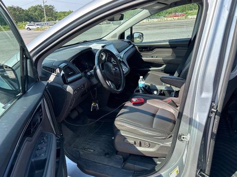 Used 2021 Honda Odyssey Touring image 6