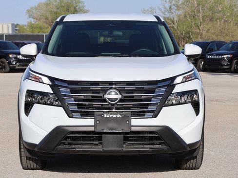 Used 2025 Nissan Rogue SV AWD/4WD image 5