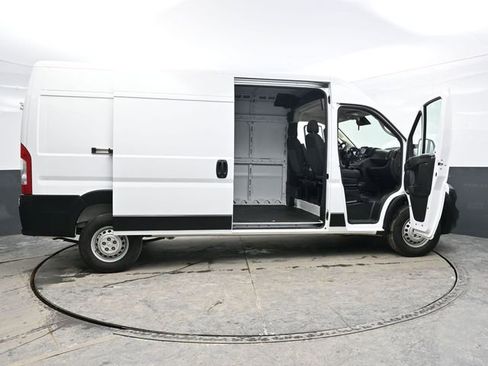 Used 2024 RAM ProMaster 2500 w/ Convenience Group FWD image 44