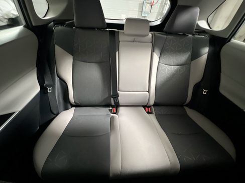 Used 2025 Toyota RAV4 XLE w/ Convenience Package FWD image 33