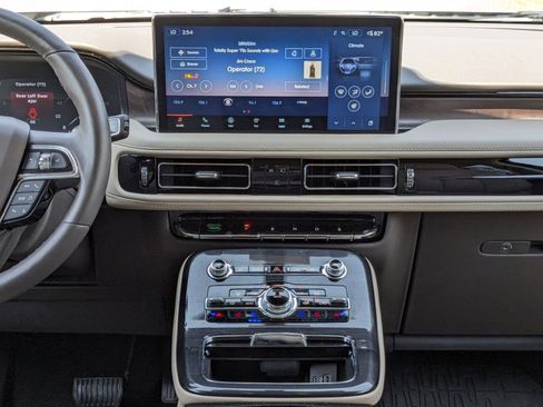 Certified 2023 Lincoln Nautilus Reserve w/ Equipment Group 201A image 20