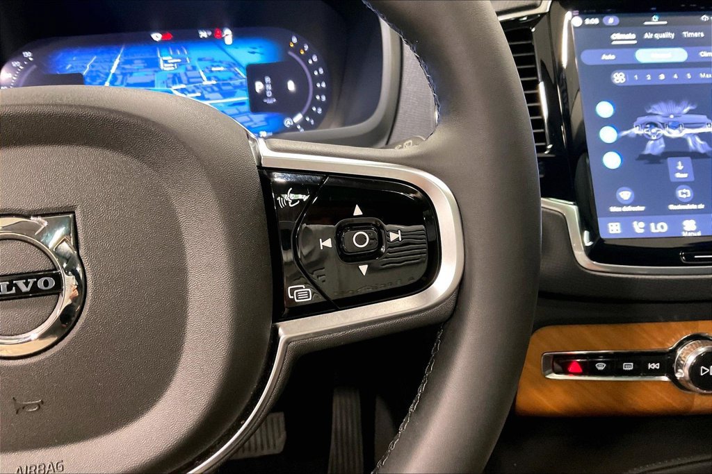 Certified 2025 Volvo XC90 B6 Plus w/ Protection Package Premier AWD/4WD image 13