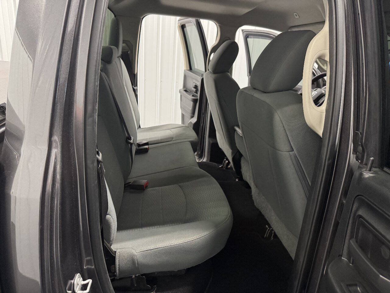 Used 2017 RAM 1500 Express AWD/4WD image 18