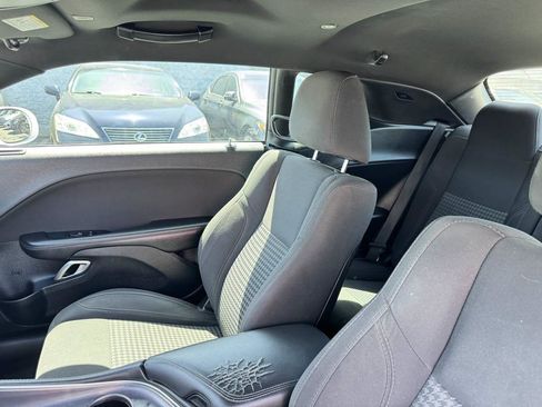 Used 2018 Dodge Challenger SXT RWD image 29
