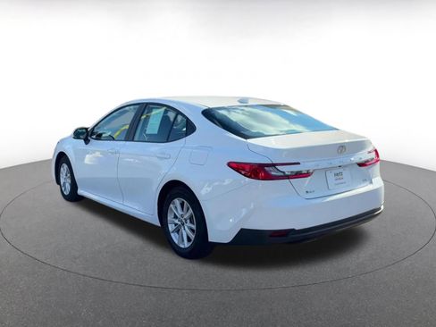 Used 2025 Toyota Camry LE image 11