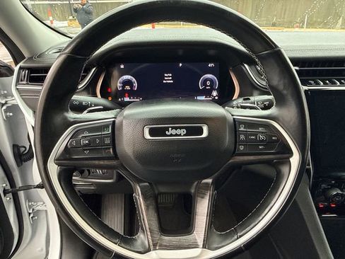 Used 2022 Jeep Grand Cherokee L Limited image 28