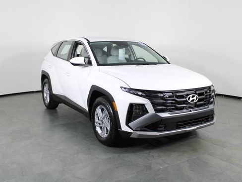 Certified 2026 Hyundai Tucson SE FWD image 4