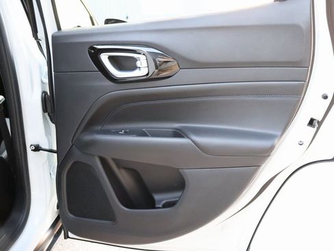 New 2026 Jeep Compass Latitude image 11