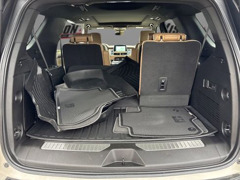 Used 2023 Chevrolet Tahoe Premier w/ Premium Package 2 image 11