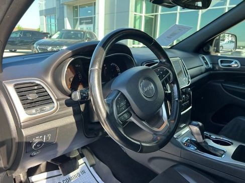 Used 2021 Jeep Grand Cherokee Laredo X AWD/4WD image 25
