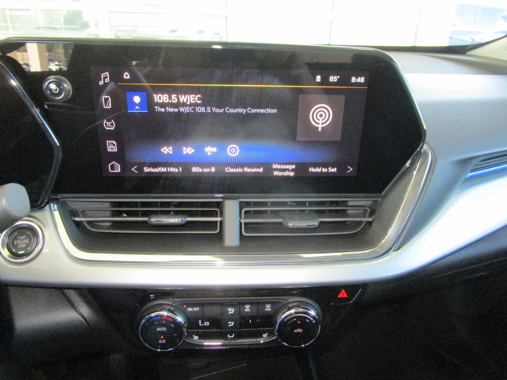 New 2026 Chevrolet Trax LT w/ LT Convenience Package FWD image 28