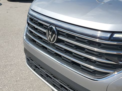 Certified 2024 Volkswagen Atlas SE FWD image 11
