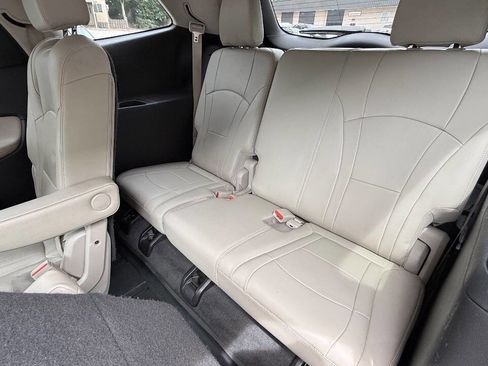Used 2019 Buick Enclave Essence FWD image 56