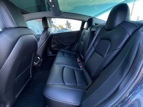 Used 2022 Tesla Model 3 Performance image 24