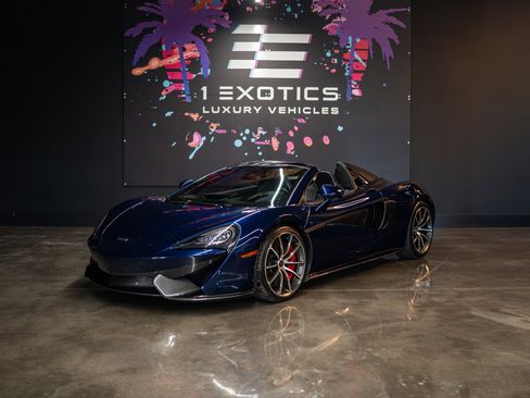 Used 2019 McLaren 570S Spider image 3