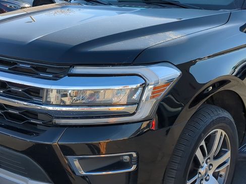 Used 2024 Ford Expedition Limited image 12