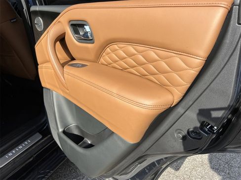 Used 2024 INFINITI QX80 Sensory w/ All-Season Package image 14