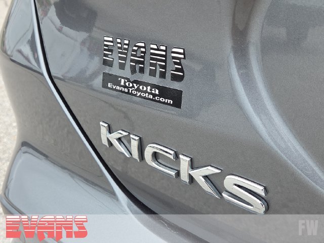 Used 2021 Nissan Kicks S FWD image 3