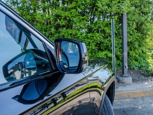 Used 2024 Jeep Grand Cherokee L Limited w/ Luxury Tech Group II image 32