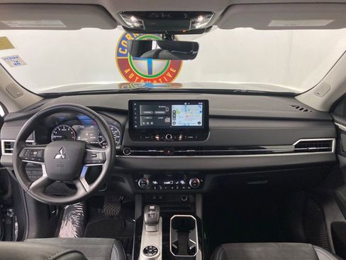 Used 2025 Mitsubishi Outlander SE AWD/4WD image 8