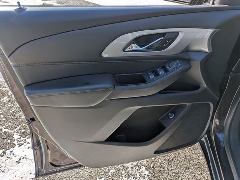 Used 2019 Chevrolet Traverse LT image 9