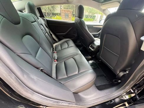 Used 2020 Tesla Model 3 Standard Range Plus image 12