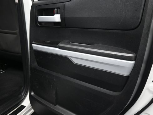 Used 2018 Toyota Tundra SR5 image 23