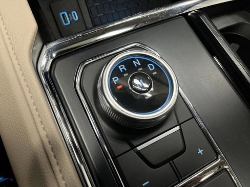 Used 2024 Ford Expedition XLT image 23