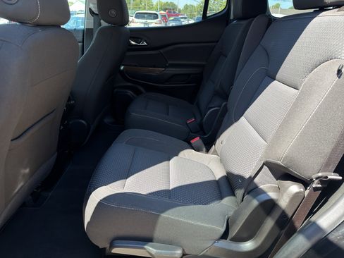 Used 2023 GMC Acadia SLE w/ Trailering Package AWD/4WD image 10