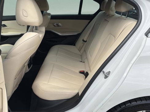 Used 2020 BMW 330i Sedan w/ Convenience Package image 32