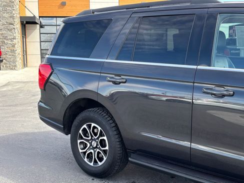 Used 2024 Ford Expedition XLT image 3