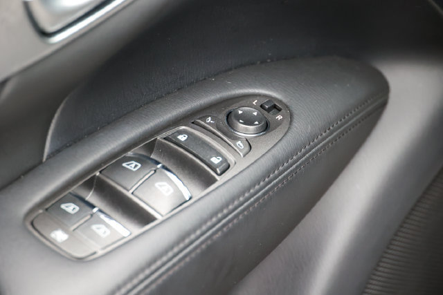 Used 2012 INFINITI M37 x AWD/4WD image 6