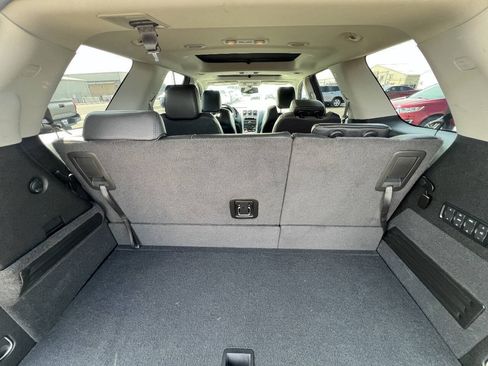 Used 2011 GMC Acadia SLT w/ Technology Package AWD/4WD image 11