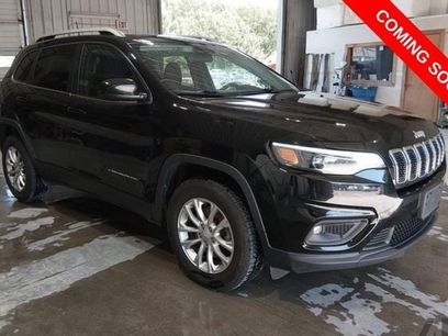 Used 2019 Jeep Cherokee Latitude w/ Popular Appearance Group