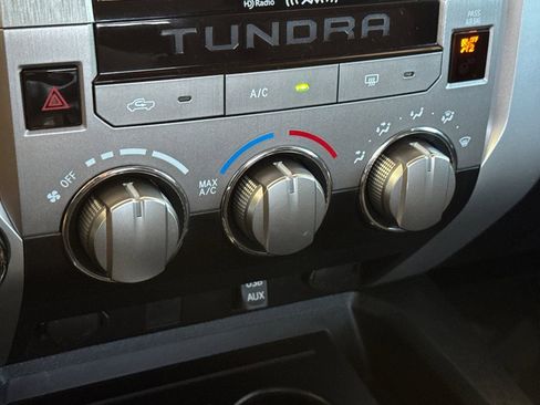 Used 2019 Toyota Tundra SR5 w/ SR5 Upgrade Package AWD/4WD image 20